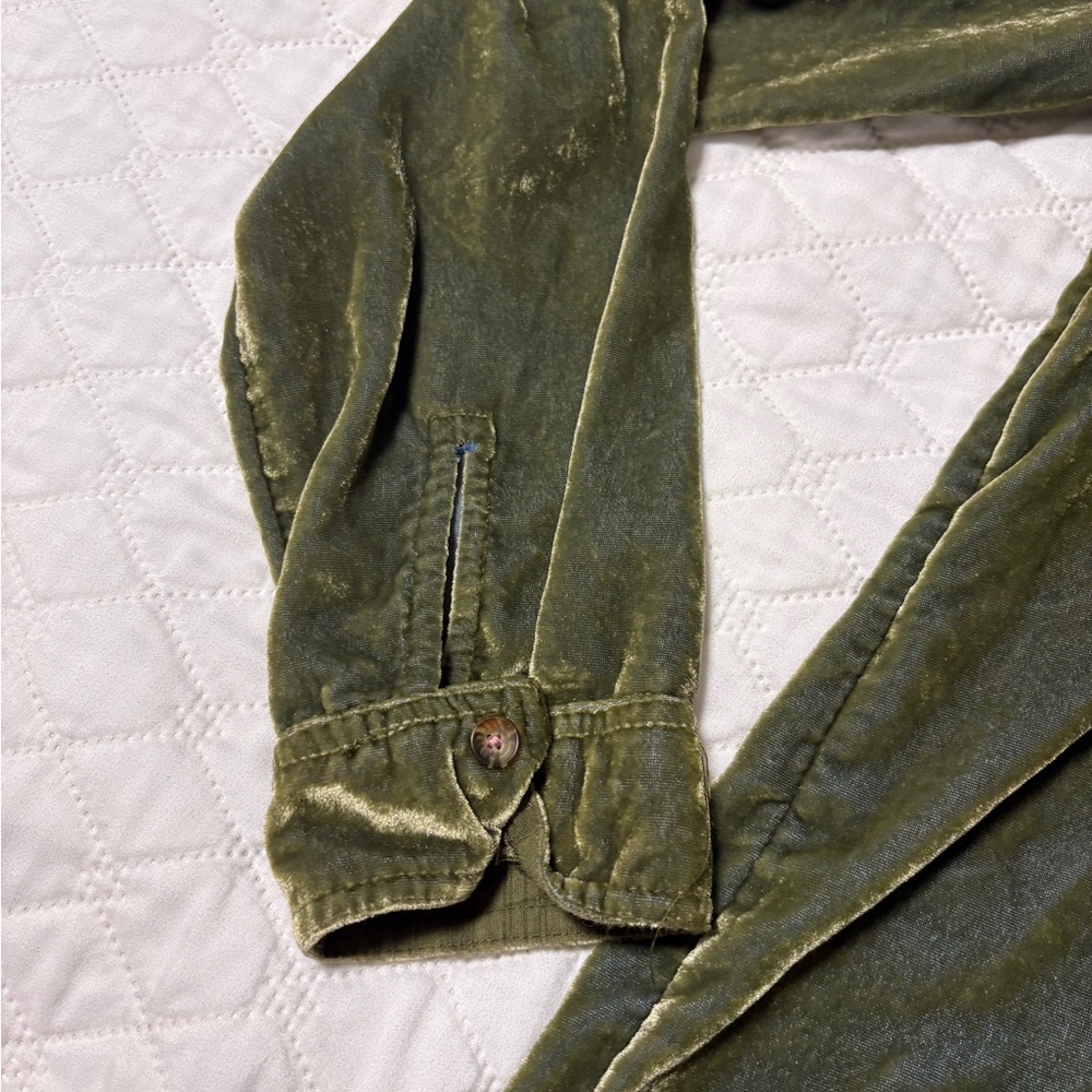 Anthropologie Maeve Karina Crushed Velvet Button Up Shirt - Picture 3 of 10